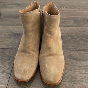 Lucky Brand women’s ankle boots. Size 6.5